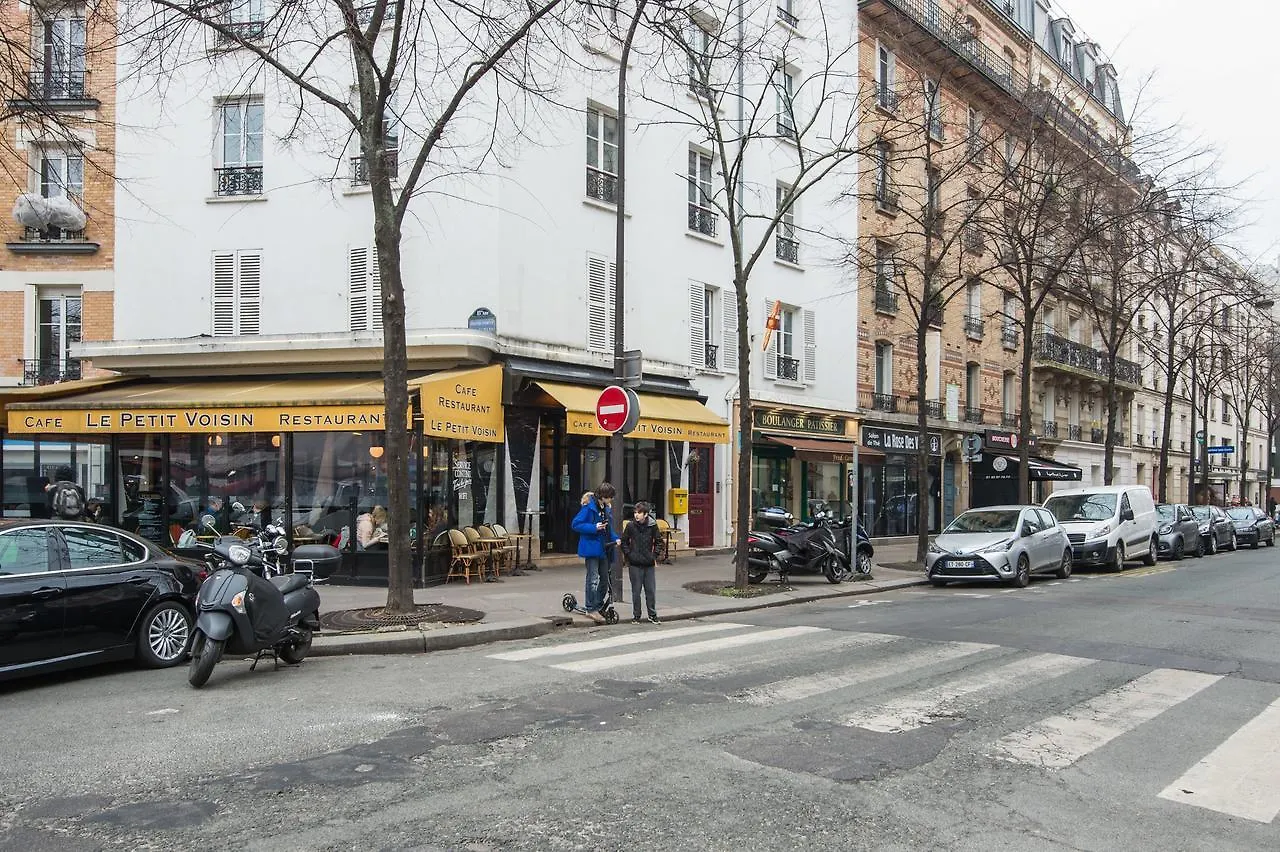 Vintage, F3 Avec Terrasse, Saint Charles Paryż