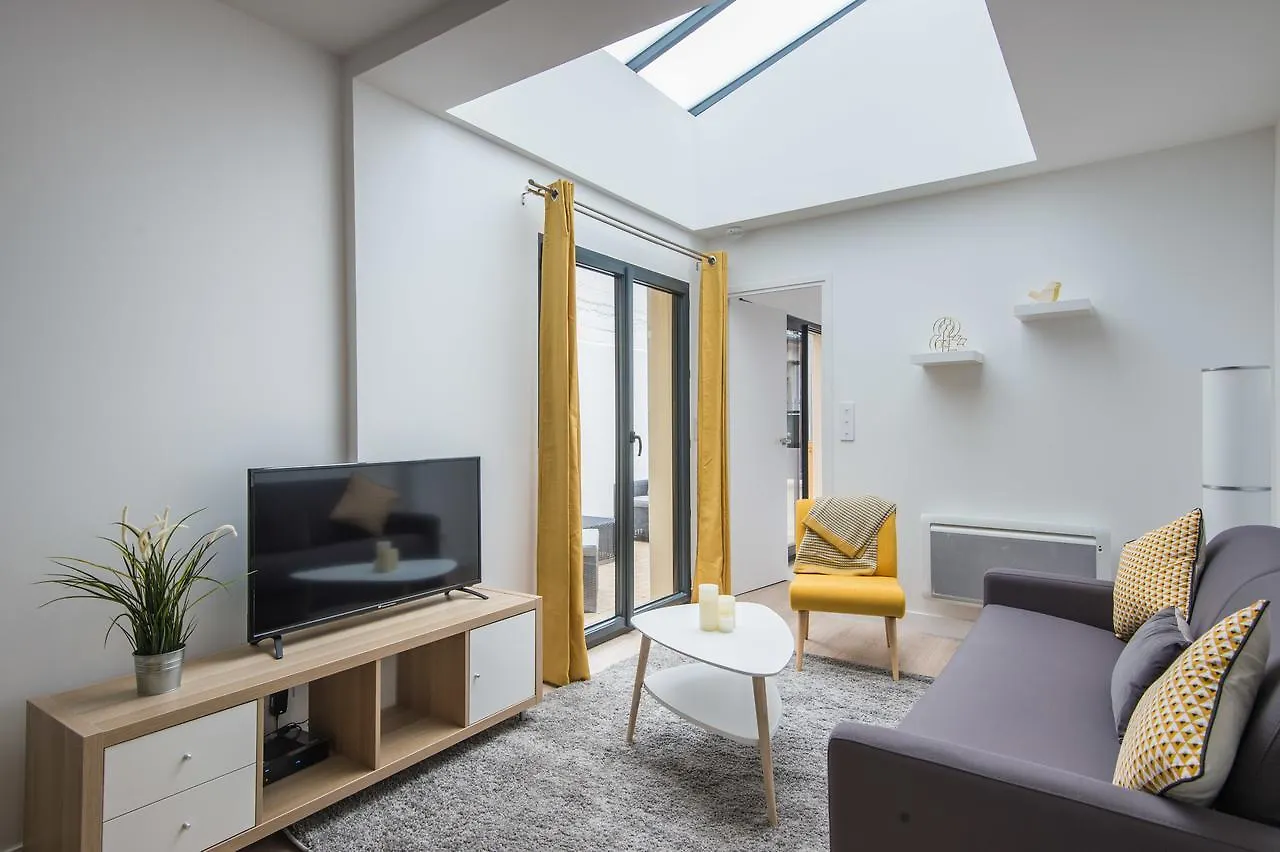 Apartament Vintage, F3 Avec Terrasse, Saint Charles Paryż